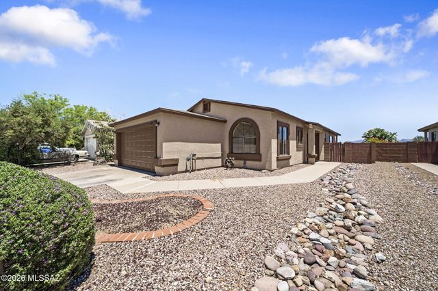 184 E Camino De Diana, Green Valley, AZ 85614