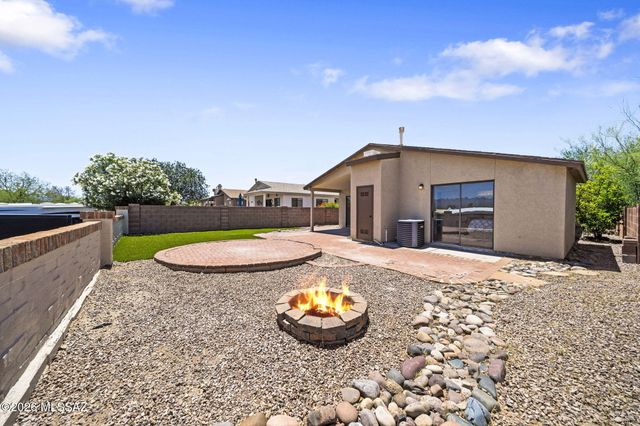 184 E Camino De Diana, Green Valley, AZ 85614