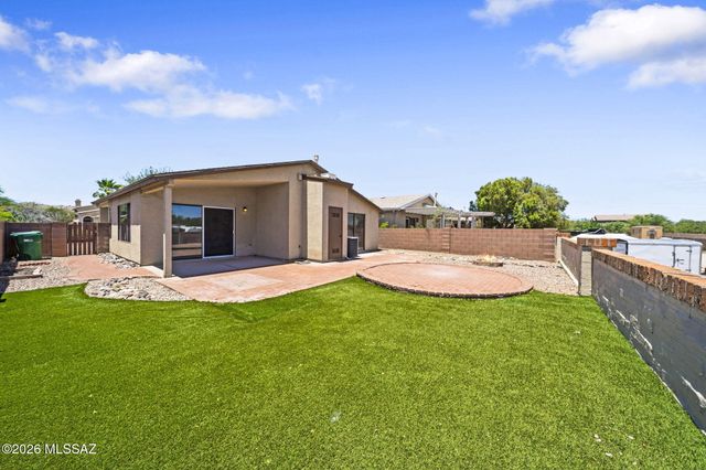 184 E Camino De Diana, Green Valley, AZ 85614