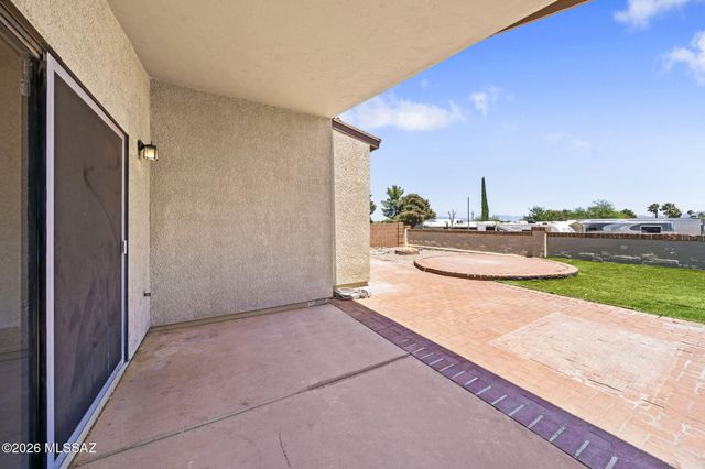 184 E Camino De Diana, Green Valley, AZ 85614