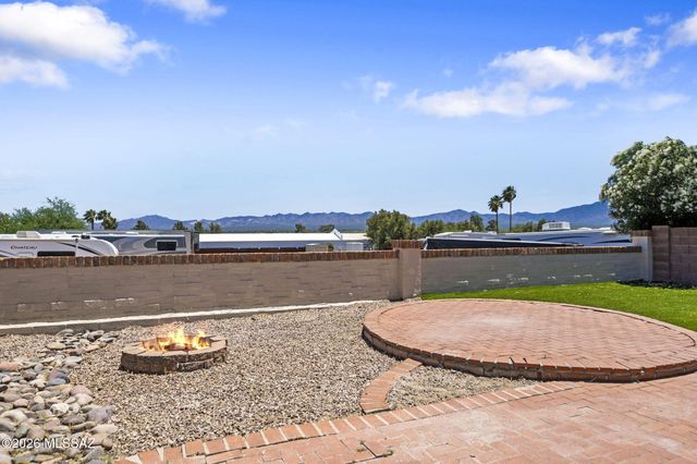 184 E Camino De Diana, Green Valley, AZ 85614