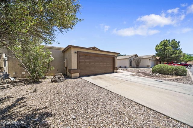 184 E Camino De Diana, Green Valley, AZ 85614