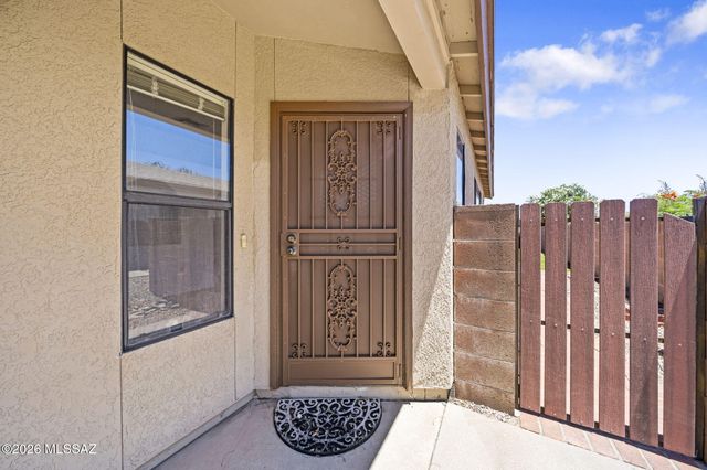 184 E Camino De Diana, Green Valley, AZ 85614