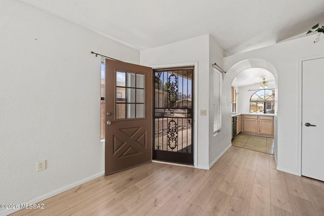184 E Camino De Diana, Green Valley, AZ 85614
