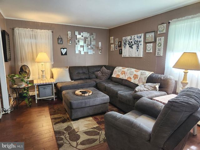 688 CARLISLE DR, Morrisville, PA 19067