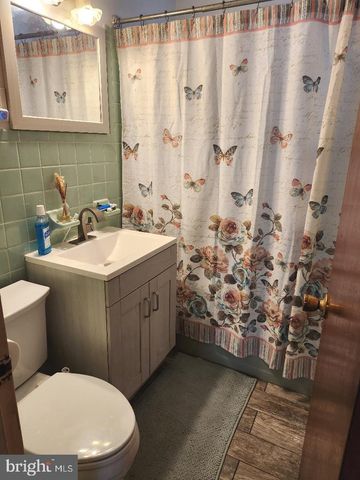 688 CARLISLE DR, Morrisville, PA 19067