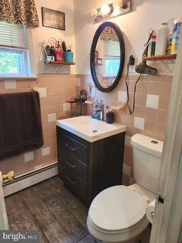 688 CARLISLE DR, Morrisville, PA 19067