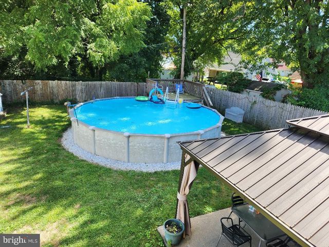 688 CARLISLE DR, Morrisville, PA 19067