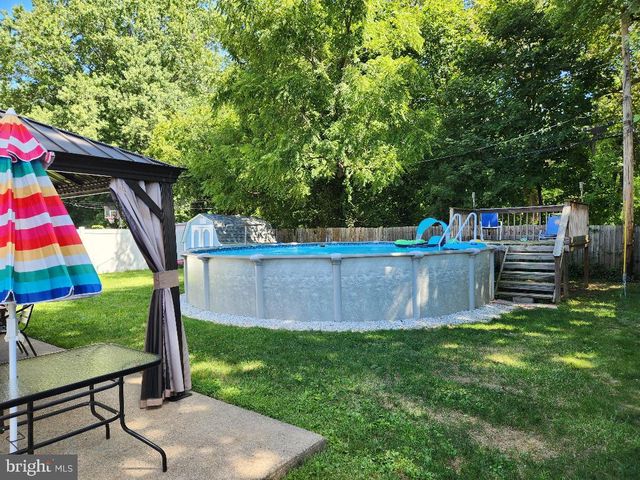 688 CARLISLE DR, Morrisville, PA 19067