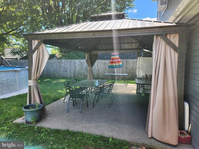 688 CARLISLE DR, Morrisville, PA 19067