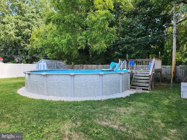 688 CARLISLE DR, Morrisville, PA 19067