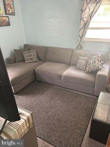 688 CARLISLE DR, Morrisville, PA 19067