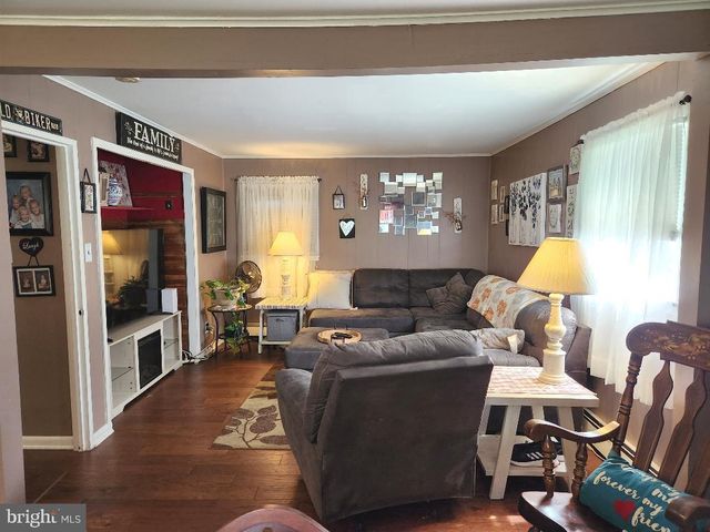 688 CARLISLE DR, Morrisville, PA 19067
