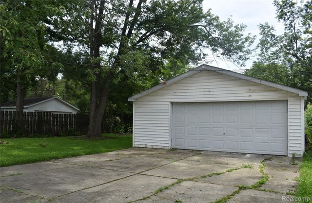28095 Selkirk Street, Southfield, MI 48076