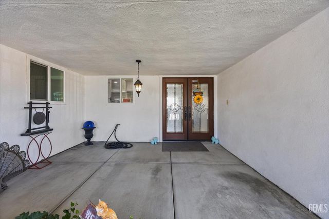 2504 Bex Hill Court, Bakersfield, CA 93309