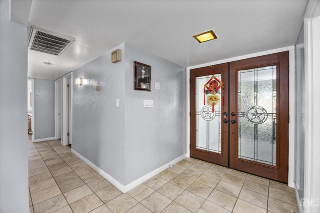 2504 Bex Hill Court, Bakersfield, CA 93309