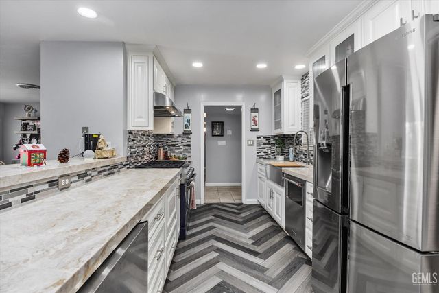 2504 Bex Hill Court, Bakersfield, CA 93309