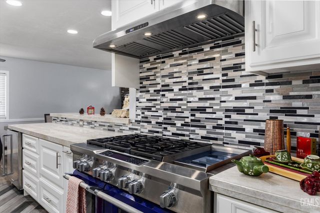 2504 Bex Hill Court, Bakersfield, CA 93309