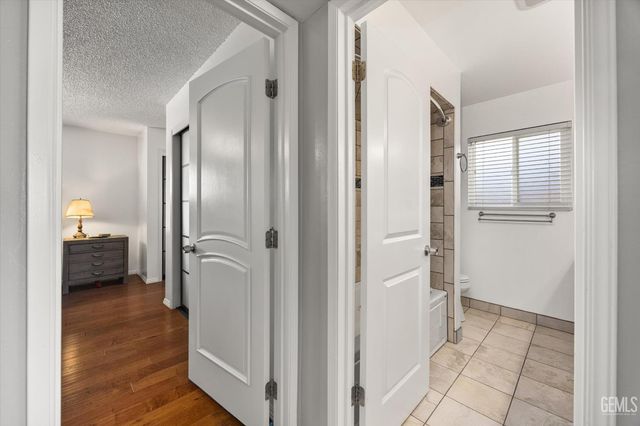 2504 Bex Hill Court, Bakersfield, CA 93309