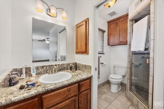 2504 Bex Hill Court, Bakersfield, CA 93309