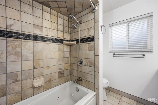 2504 Bex Hill Court, Bakersfield, CA 93309