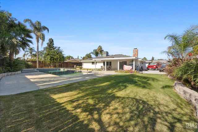 2504 Bex Hill Court, Bakersfield, CA 93309