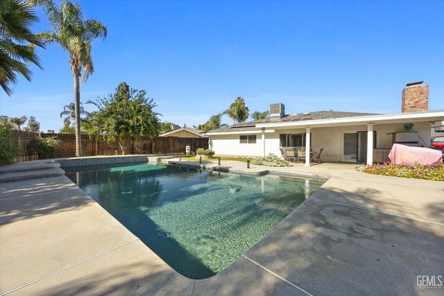 2504 Bex Hill Court, Bakersfield, CA 93309