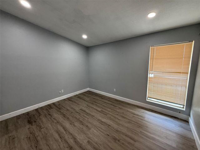 9550 Deering Drive 210, Houston, TX 77036