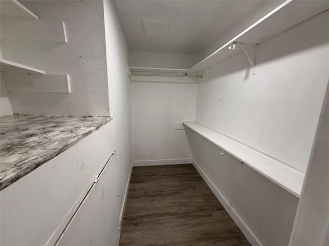 9550 Deering Drive 210, Houston, TX 77036