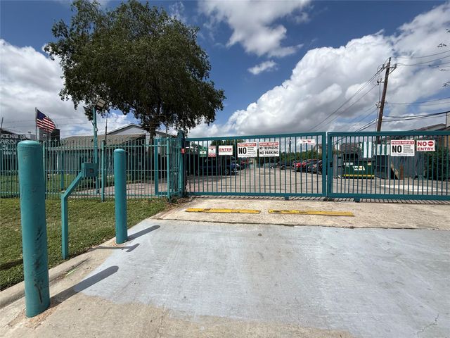9550 Deering Drive 210, Houston, TX 77036