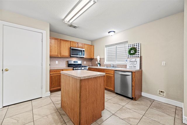 5715 Silver Oak Drive, Missouri City, TX 77459