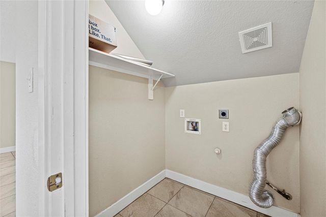 5715 Silver Oak Drive, Missouri City, TX 77459
