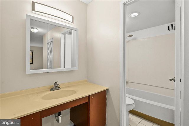 203 YOAKUM PKWY #519, Alexandria, VA 22304