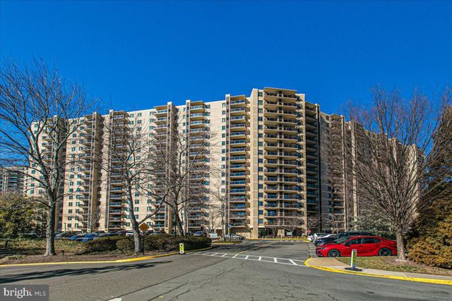 203 YOAKUM PKWY #519, Alexandria, VA 22304