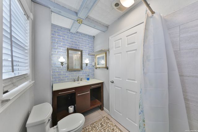 106 Waugh, San Antonio, TX 78223