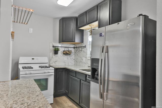 106 Waugh, San Antonio, TX 78223