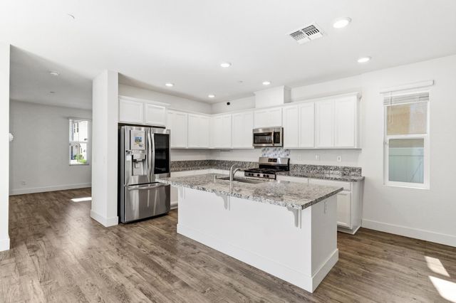 3949 Aristotle Cir, Rancho Cordova, CA 95742