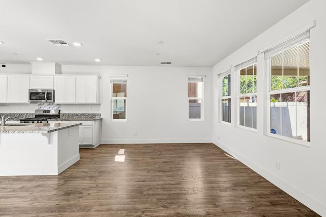 3949 Aristotle Cir, Rancho Cordova, CA 95742