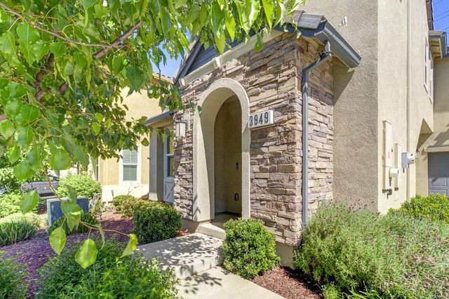 3949 Aristotle Cir, Rancho Cordova, CA 95742