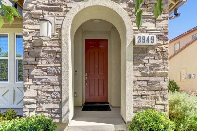 3949 Aristotle Cir, Rancho Cordova, CA 95742