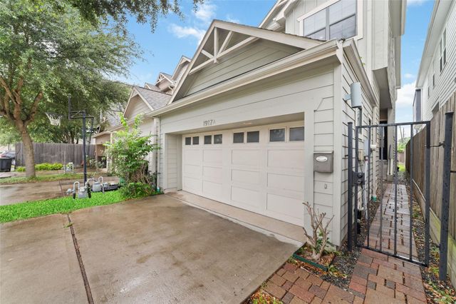 1917 W 15th Street A, Houston, TX 77008