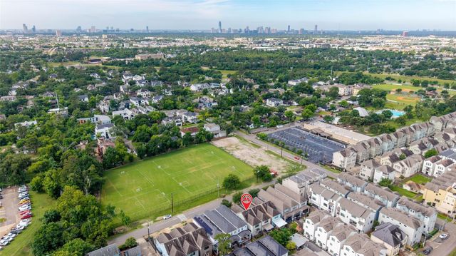 1917 W 15th Street A, Houston, TX 77008