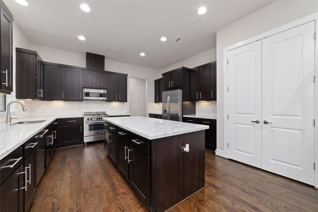 1917 W 15th Street A, Houston, TX 77008
