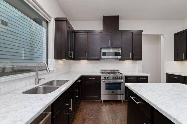 1917 W 15th Street A, Houston, TX 77008