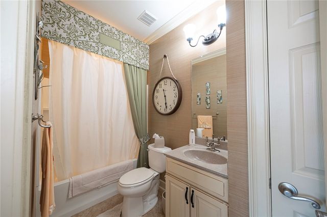 408 Independence Ln 211, Economy, PA 15042