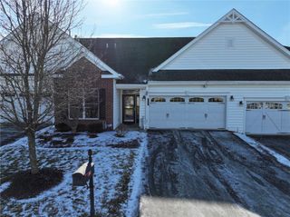 408 Independence Ln 211, Economy, PA 15042