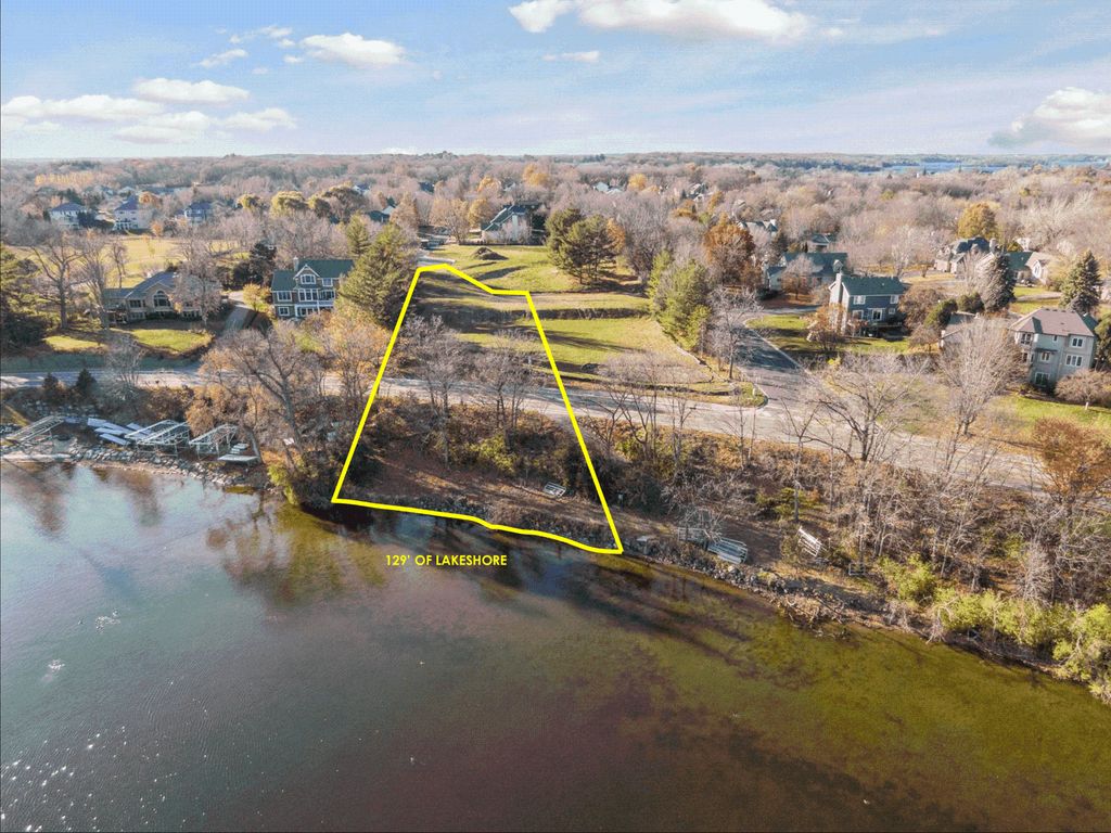 3921x White Oak Lane, Chanhassen, MN 55331 — exterior