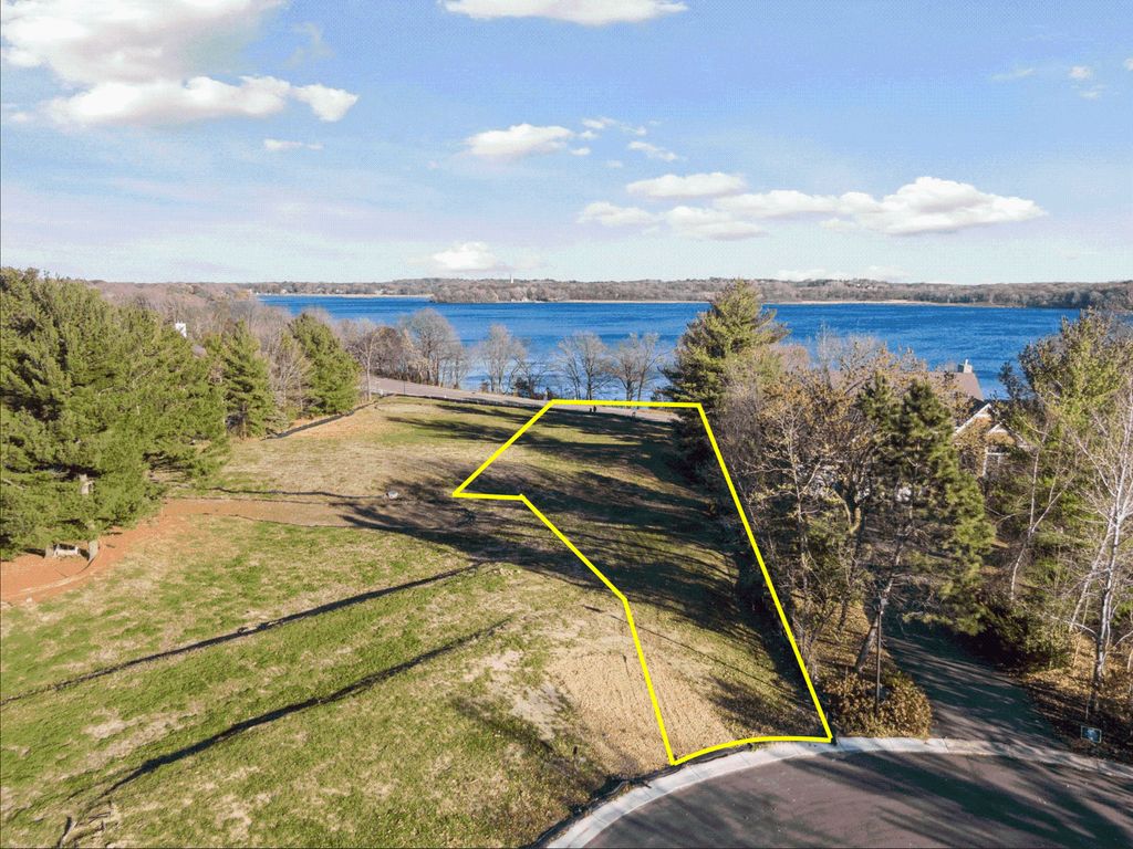3921x White Oak Lane, Chanhassen, MN 55331 — photo 2