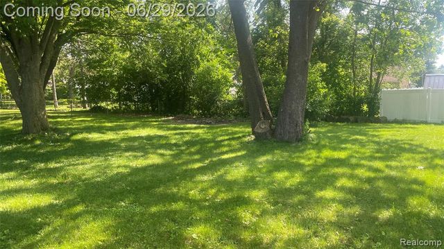 2966 Burlington Drive, Buena Vista, MI 48601