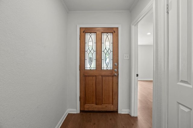 10408 Firethorn LN, Austin, TX 78750